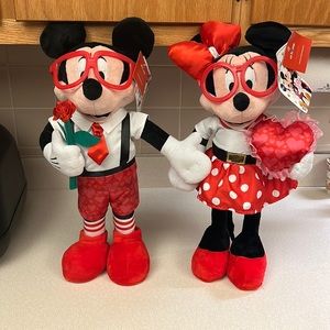 Mickey & Minnie Valentines Day Greeters ❤️